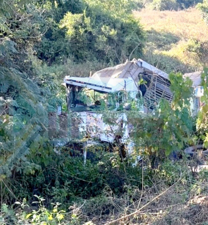 VUELA CON TODO Y TOMATES EN LA AUTOPISTA TPC-MZT 