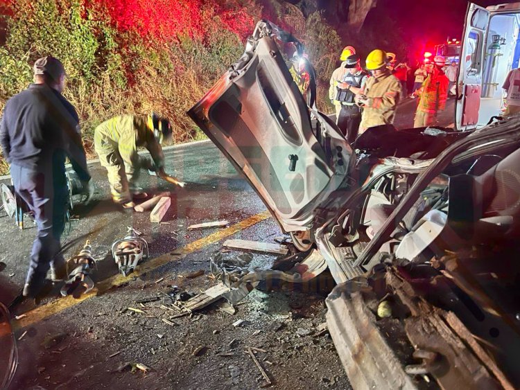 PRENSADO AL IMPACTARLO UNA CAJA DE TRAILER EN LA CARRETERA 15 TPC-MZT