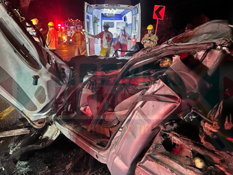 PRENSADO AL IMPACTARLO UNA CAJA DE TRAILER EN LA CARRETERA 15 TPC-MZT