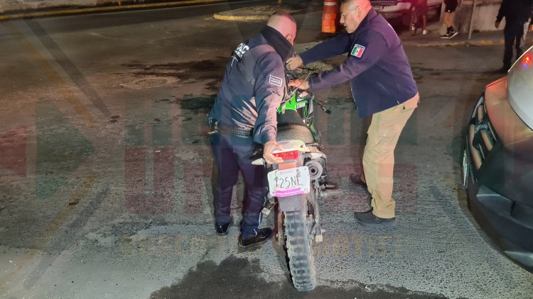 LESIONADO MOTOCICLISTA AL IMPACTAR CAMIONETA QUE SE LE ATRAVESÓ