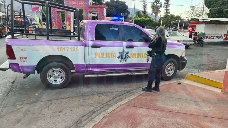 POLICIA MUNICIPAL LOCALIZA CAMIONETA ROBADA EN LOS FRESNOS