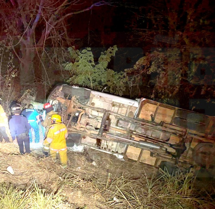 MUJER PIERDE LA VIDA EN VOLCADURA EN LA CRUZ DE HUANACAXTLE