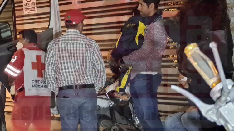 CON FRACTURA EXPUESTA DEJAN A MOTOCICLISTA EN LA COL LLANITOS