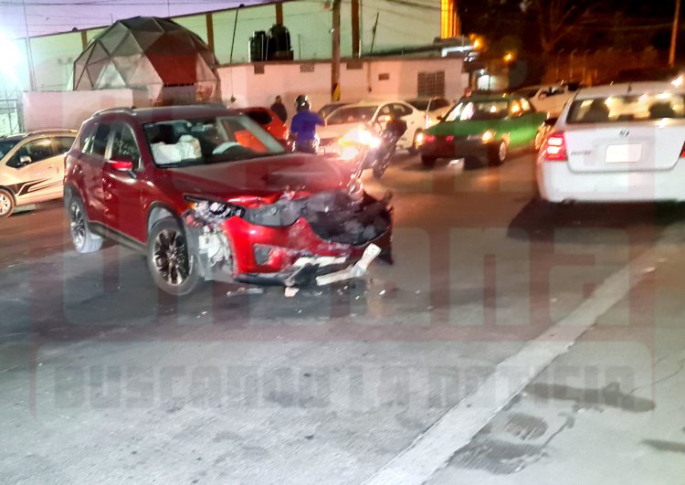 CON FRACTURA EXPUESTA DEJAN A MOTOCICLISTA EN LA COL LLANITOS