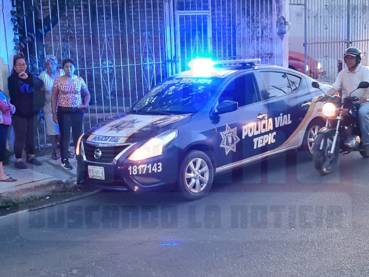 MOTOCICLISTA CON ALIENTO ALCOHÓLICO SE IMPACTA CONTRA POSTE