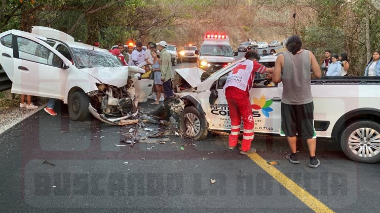 OCHO LESIONADOS DEJA TREMENDO ACCIDENTE EN LA CARRETERA 200