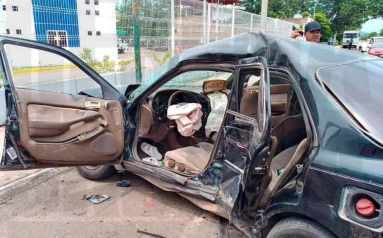 BRUTAL ACCIDENTE DE AUTOBUS DEL NAYAR CONTRA UN SEDAN