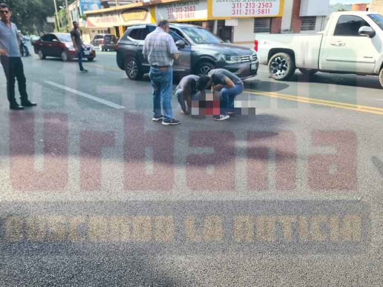 SE CRUZA LA AV INSURGENTES EN SU BICICLETA Y TERMINA LESIONADO