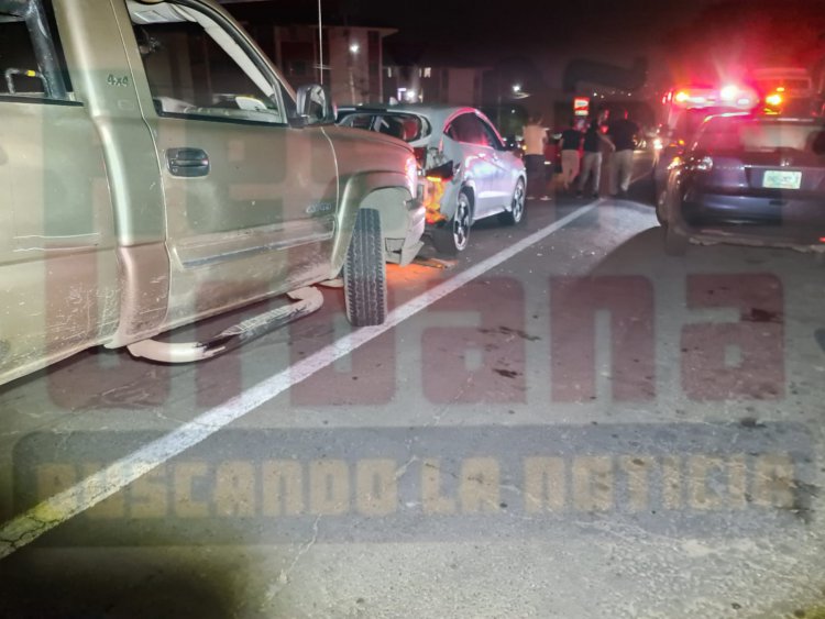 2 FEMENINAS LESIONADAS EN LA CARRETERA FEDERAL 76