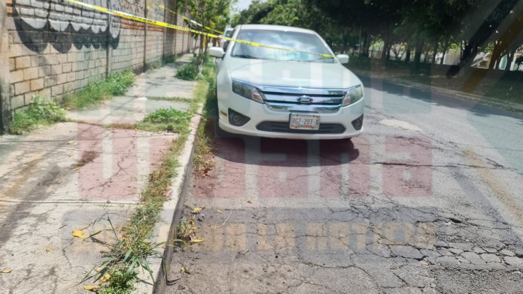 CRISTALAZO A VEHÍCULO ESTACIONADO EN CD DEL VALLE