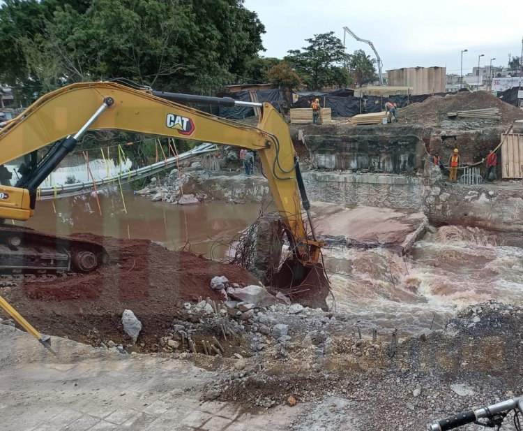 TUMBAN EL PUENTE DEL RIO MOLOLOA