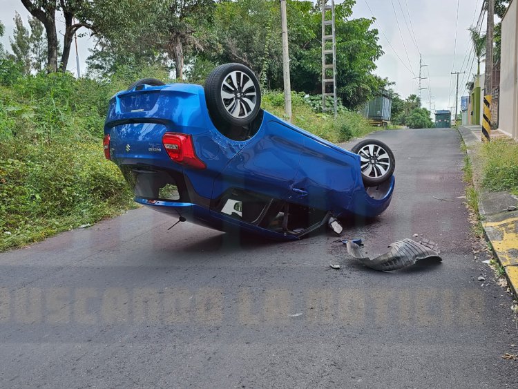 CASI PIERDE LOS DEDOS DE SU MANO EN VOLCADURA