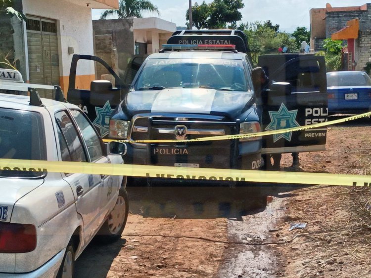 RECUPERA TAXI ROBADO LA POLICÍA ESTATAL