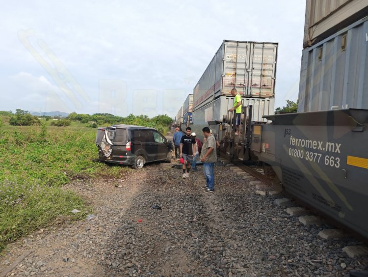 TRAGEDIA AL IMPACTARLO EL TREN EN ROSAMORADA