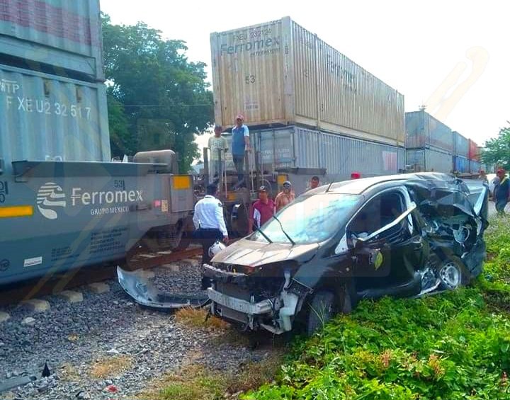 TRAGEDIA AL IMPACTARLO EL TREN EN ROSAMORADA