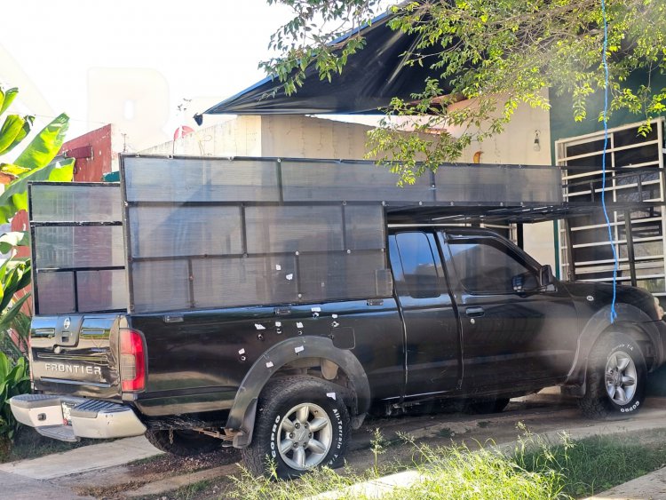 12 BALAZOS RECIBE CAMIONETA EN LA ZONA DE LA CANTERA