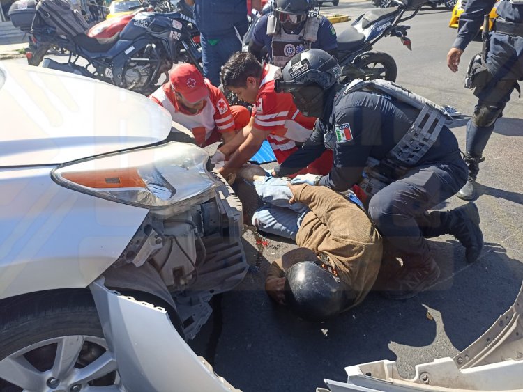 MOTOCICLISTA TERMINA CON LESIÓN GRAVE EN SU PIE DERECHO