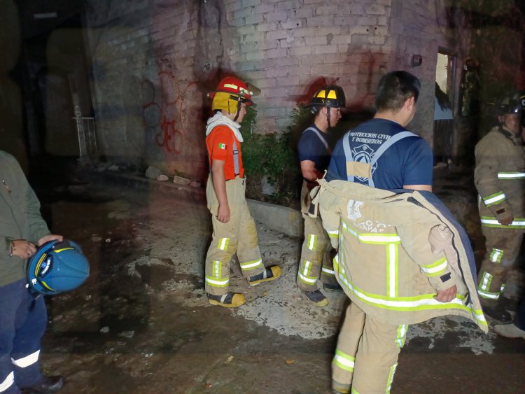 CORTO CIRCUITO DE UN DIABLITO, PROVOCA VORAZ INCENDIO