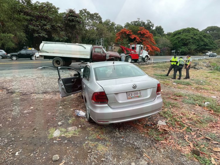 DEJA A FEMENINA LESIONADA AL DAR VUELTA EN U EN LA PISTA TPC-MZT