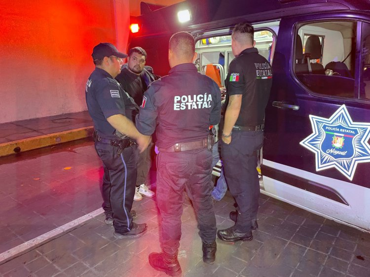 DOS LESIONADOS DEJA VOLCADURA EN EL CENTRO DE ESTA CIUDAD