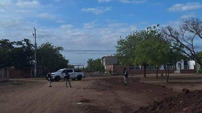 ENFRENTAMIENTO EN EL DORADO, SINALOA; ENTRE CIVILES ARMADOS Y MILITARES