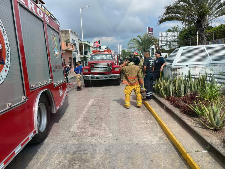 CORTO CIRCUITO CASI ACABA CON CAMIONETA