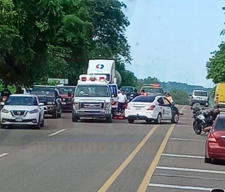 TAXI DEJA UN LESIONADO EN LA FEDERAL 200 TPC-PTO VALLARTA