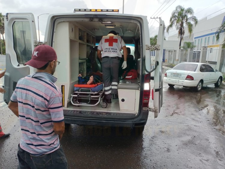 CRUZA FEMENINA LA FEDERAL 15 SIN FIJARSE Y ES ATROPELLADA