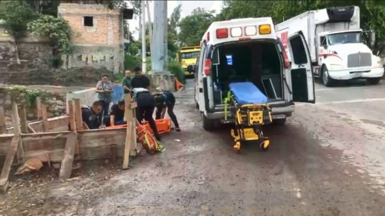 FEMENINA SE ACCIDENTA EN MOTOCICLETA EN EL LIBRAMIENTO