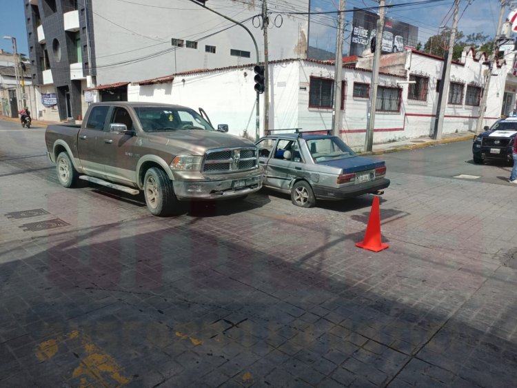 SEMAFORAZO DEJA UN LESIONADO EN LA COL SAN ANTONIO