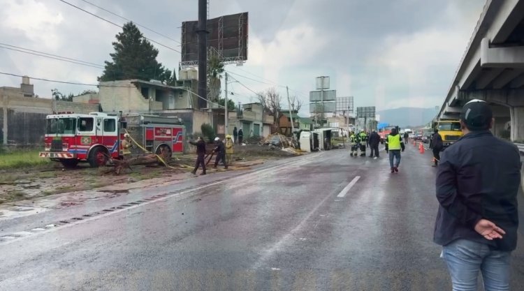 TRÁILER SE QUEDA SIN FRENOS, HAY 3 PERSONAS SIN VIDA