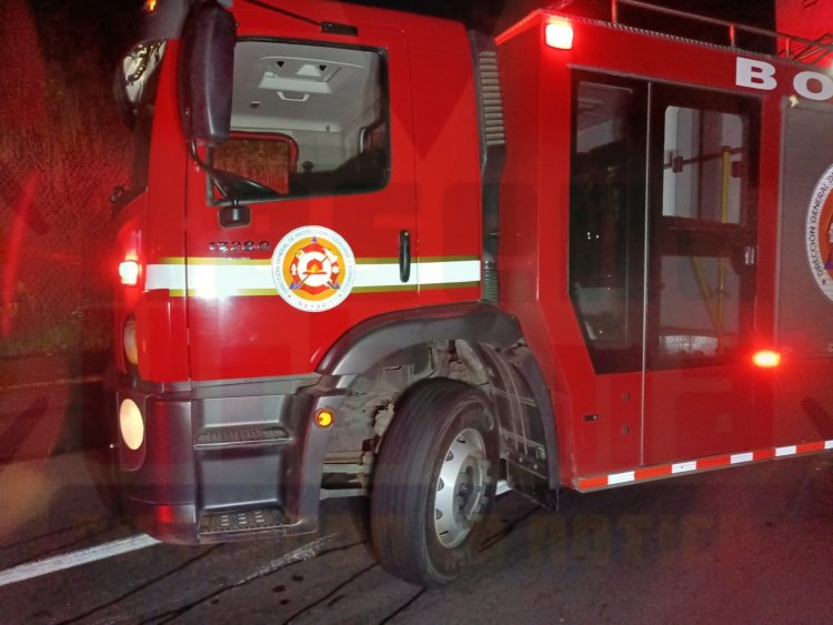 FUEGO EN TRÁILER EN EL LIBRAMIENTO NORTE