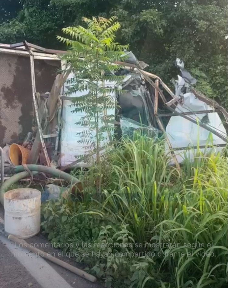 GONDOLA DESTROZA CAMIONETA EN LA FEDERAL 15