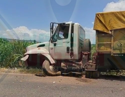 ACCIDENTE EN EL MPIO DE XALISCO DEJA 2 LESIONADOS