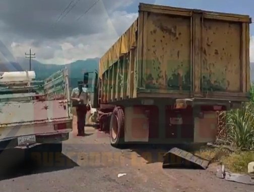 ACCIDENTE EN EL MPIO DE XALISCO DEJA 2 LESIONADOS