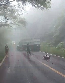 LESIONADOS EN LA FEDERAL 200 AL IMPACTAR CONTRA GONDOLA