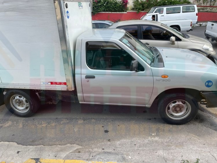 CAMIONETA DEJA 2 LESIONADOS EN LA COL 15 DE MAYO