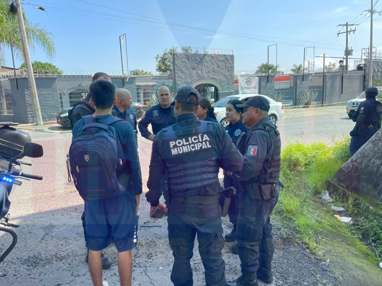 DESPUÉS DE DISCUTIR CON UNA MUJER, CAE DEL PUENTE PEATONAL DE LAS BANDERAS